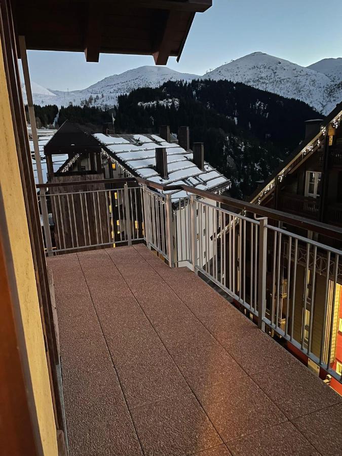 Chalet Montana - Borgo Le Stalle Lunghe プラート・ネヴォソ エクステリア 写真