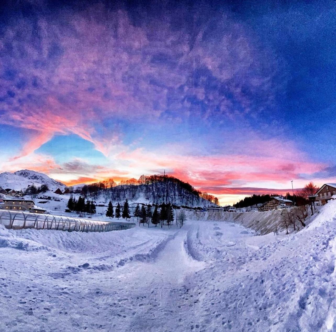 Chalet Montana - Borgo Le Stalle Lunghe プラート・ネヴォソ エクステリア 写真