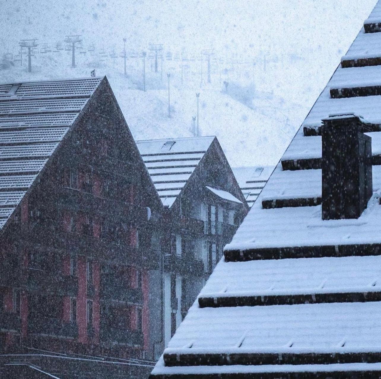 Chalet Montana - Borgo Le Stalle Lunghe プラート・ネヴォソ エクステリア 写真